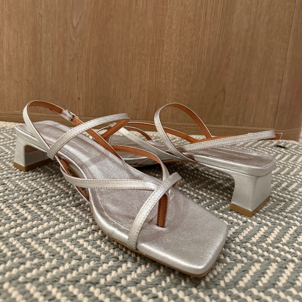 Intentionally Blank Pup Sandals Size 39 - Picture 3 of 13